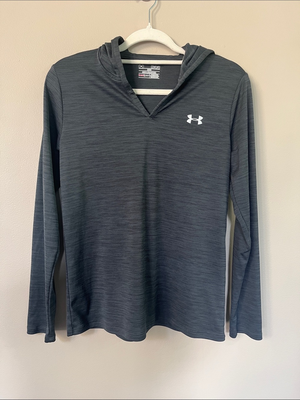 Under Armour Loose HeatGear lightweight split V-neck grey hoodie size medium